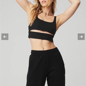 ALO Yoga - Slit Bra in Gravel